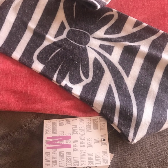 LulaRoe Randy - Picture 2 of 3